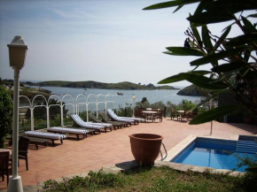 Отель Hotel Port-Lligat  Кадакес